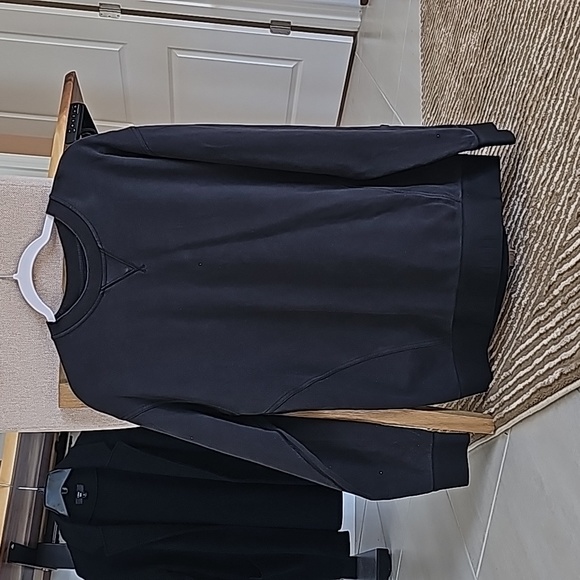 Lululemon crewneck - Picture 3 of 3